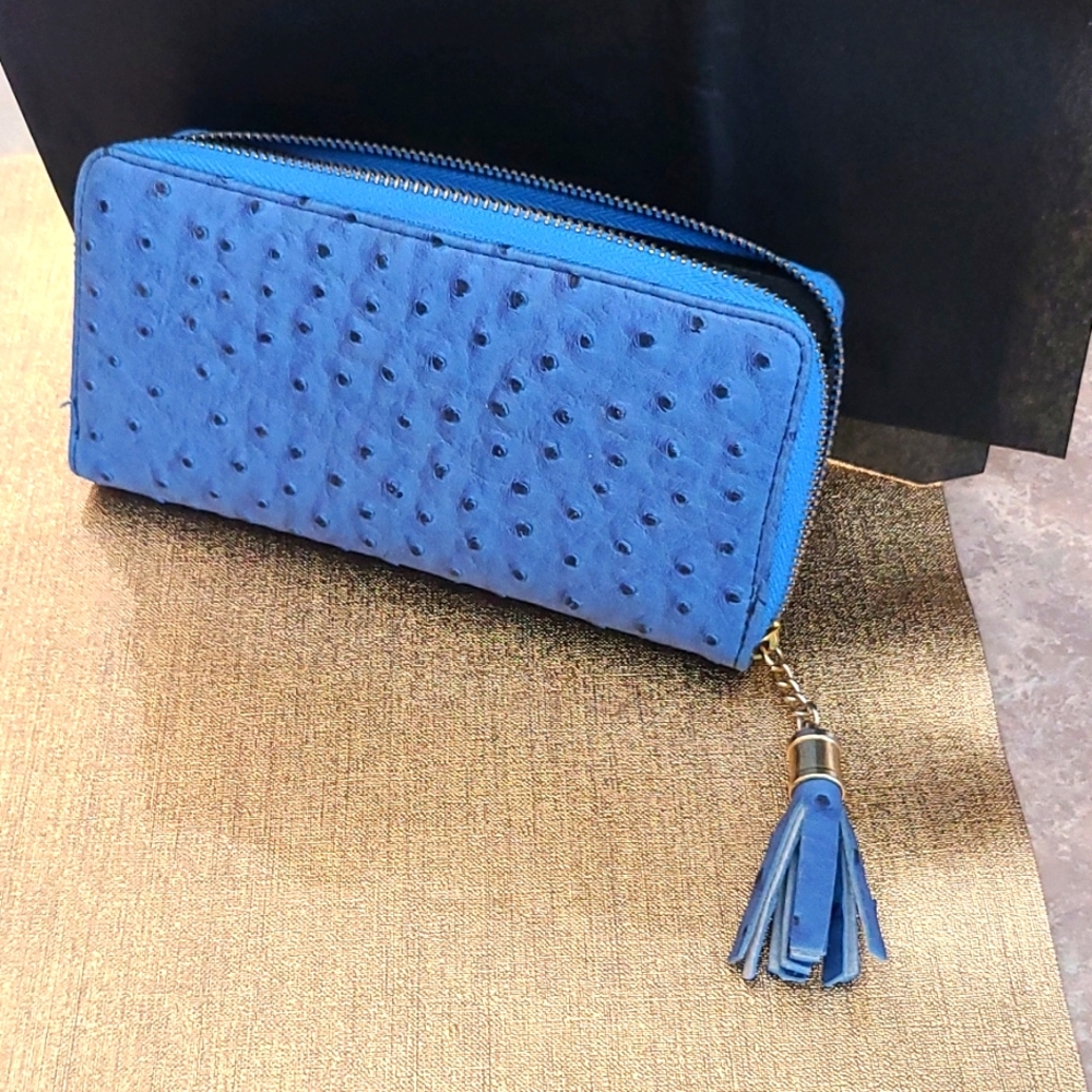 Woman's clutch/wristlet
